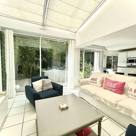 Maison 5 Pieces - Et Commerces A Proximite - Centre - Lb000-055 Villa *