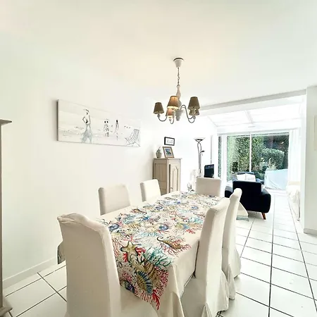 Maison 5 Pieces - Et Commerces A Proximite - Centre - Lb000-055 *